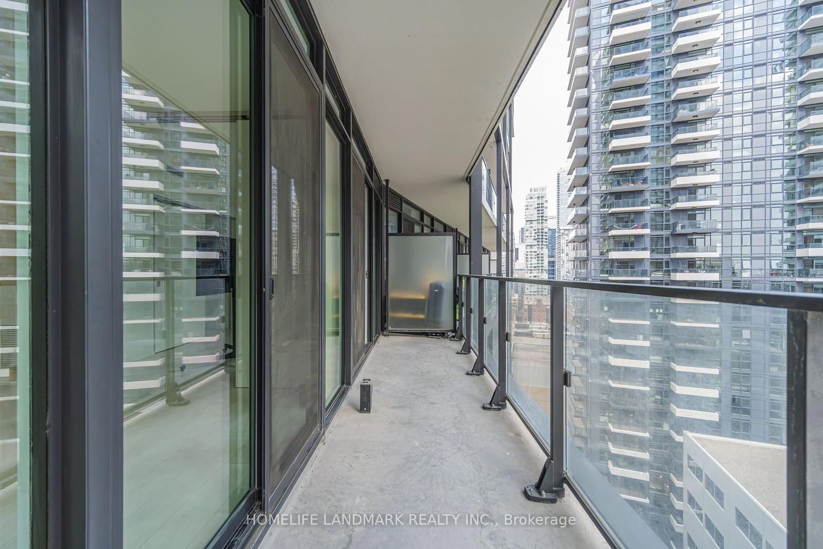 125 Peter Street, Unit 1512 thumbnail 11