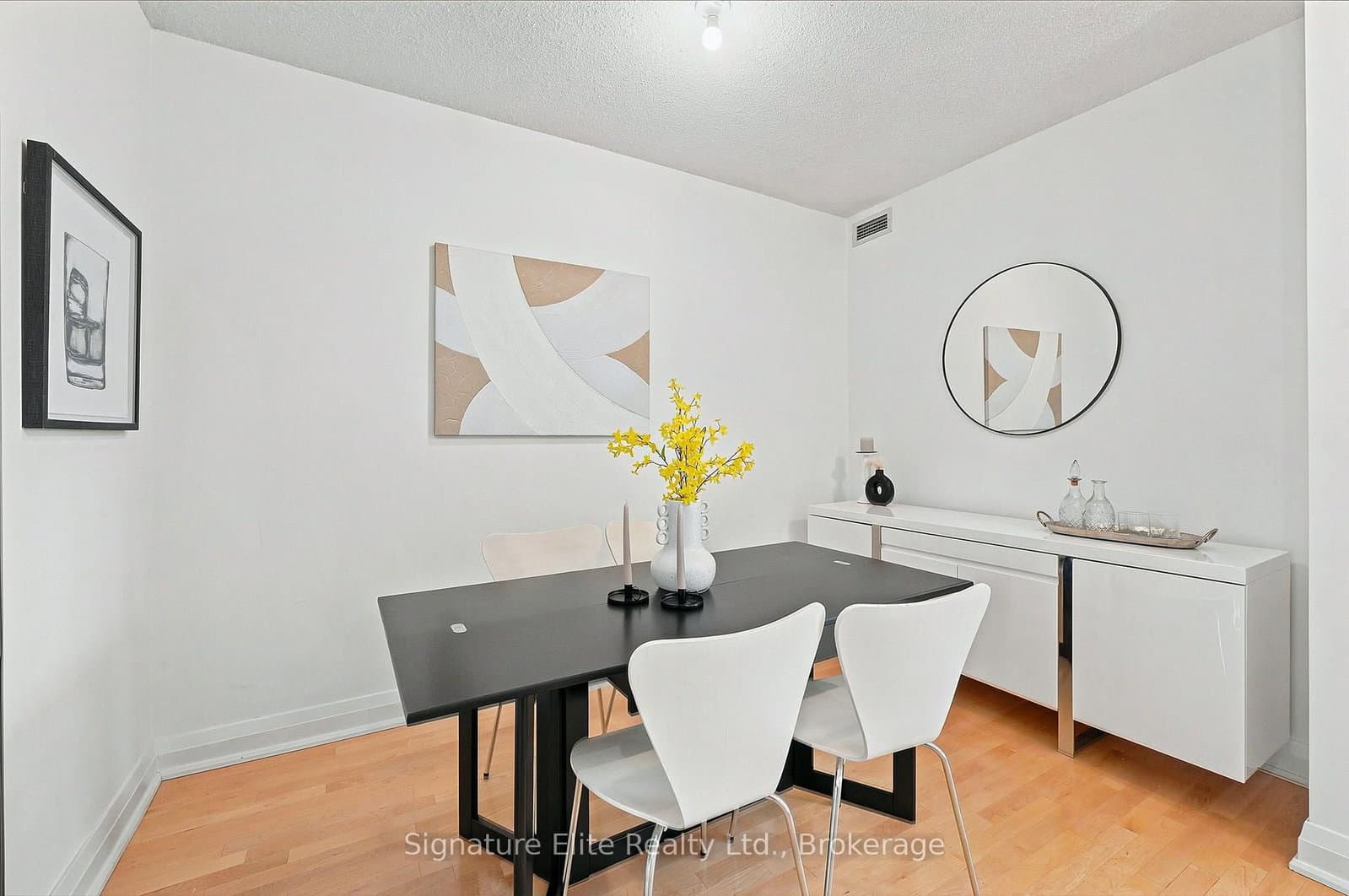 1430 Yonge Street, Unit 902 thumbnail 4