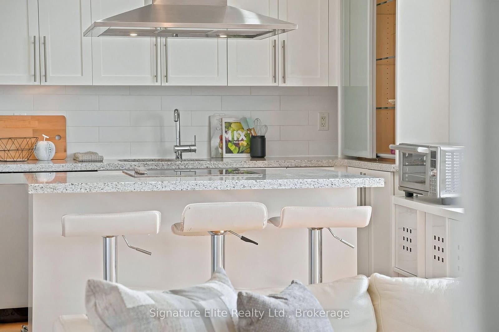 1430 Yonge Street, Unit 902 thumbnail 6