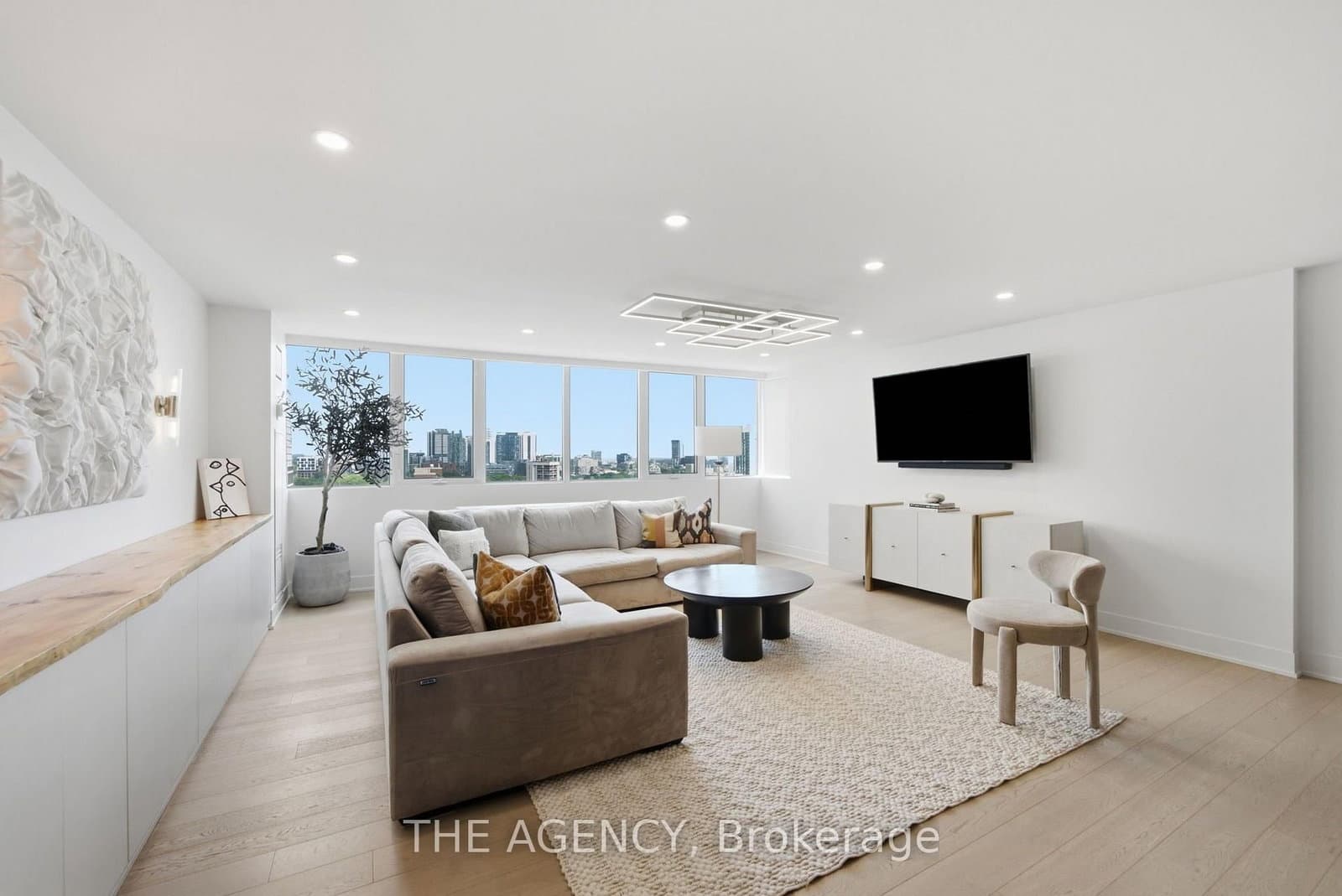 256 Jarvis Street, Unit 15C thumbnail 3