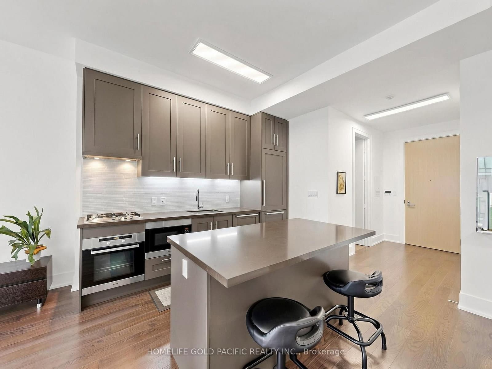 39 Queens Quay E, Unit 732 thumbnail 10