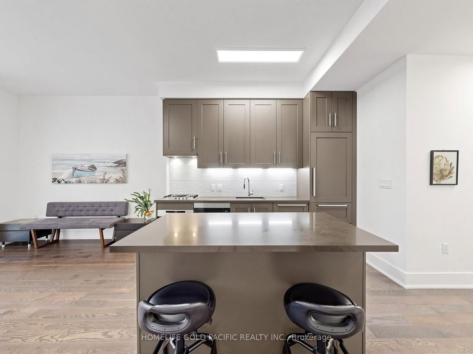 39 Queens Quay E, Unit 732 thumbnail 11