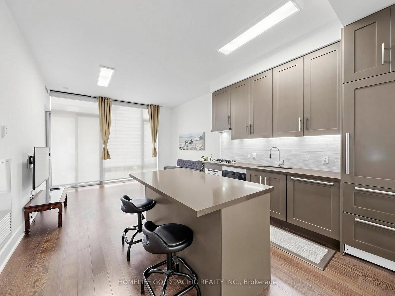 39 Queens Quay E, Unit 732 thumbnail 12