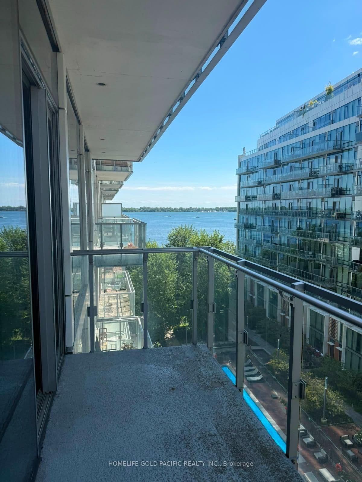 39 Queens Quay E, Unit 732 thumbnail 3