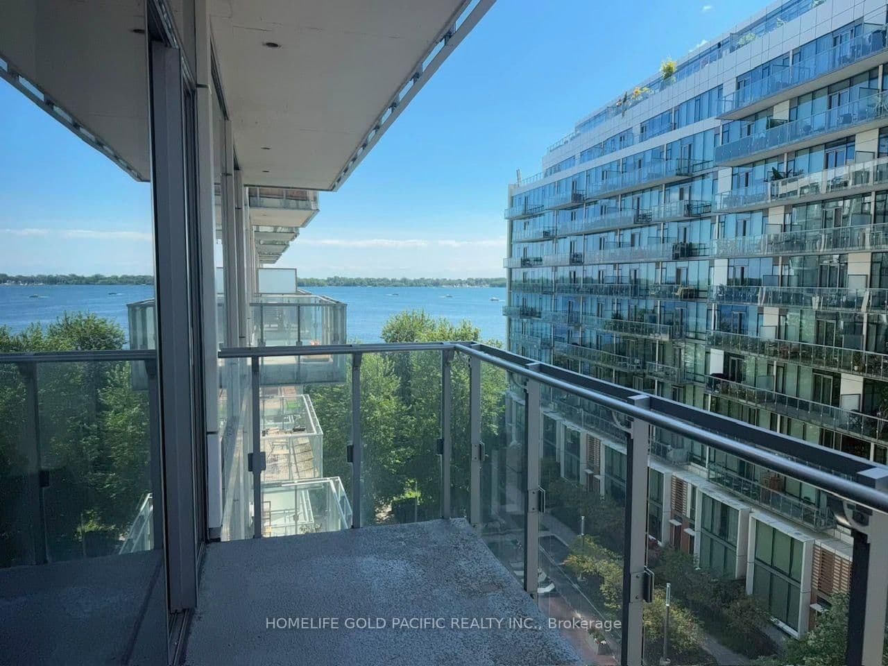 39 Queens Quay E, Unit 732 thumbnail 4