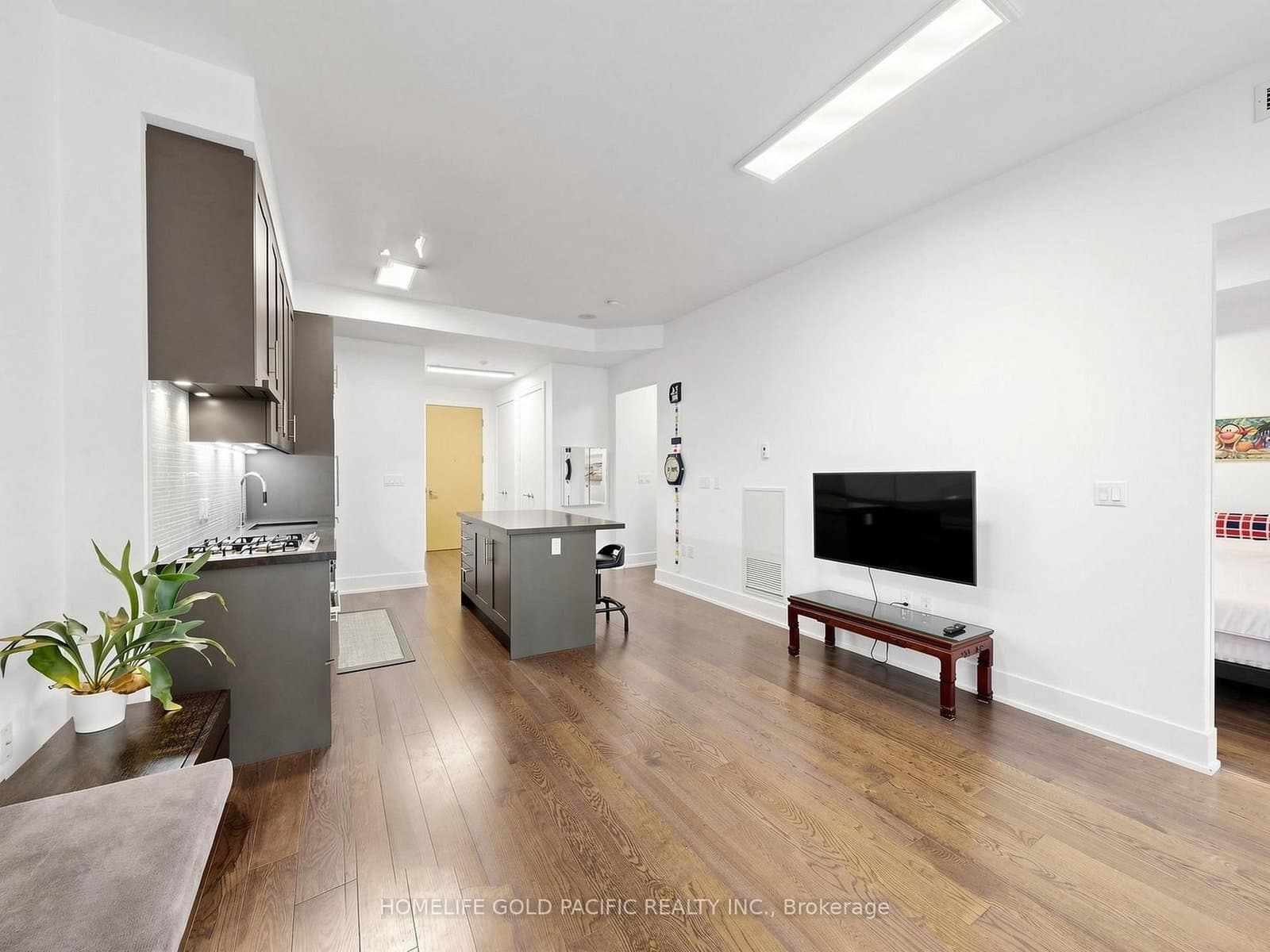 39 Queens Quay E, Unit 732 thumbnail 9