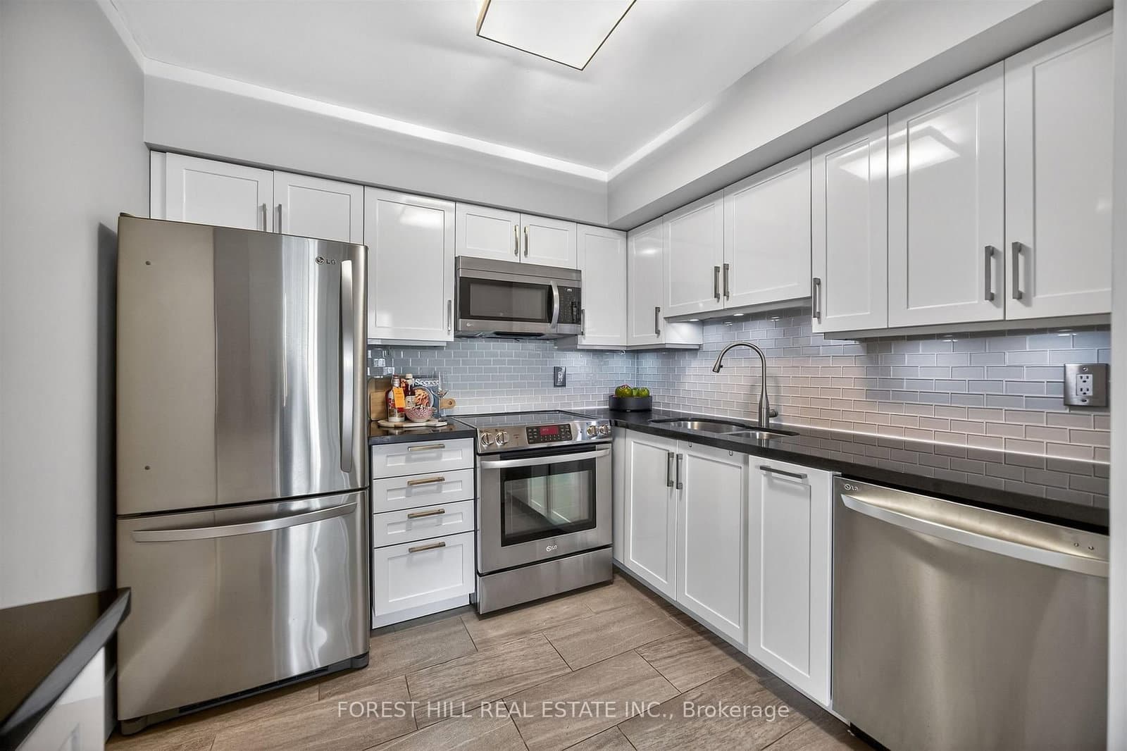 298 Jarvis Street, Unit PH 3 thumbnail 18