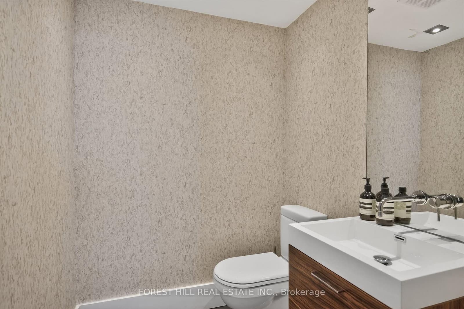 298 Jarvis Street, Unit PH 3 thumbnail 20