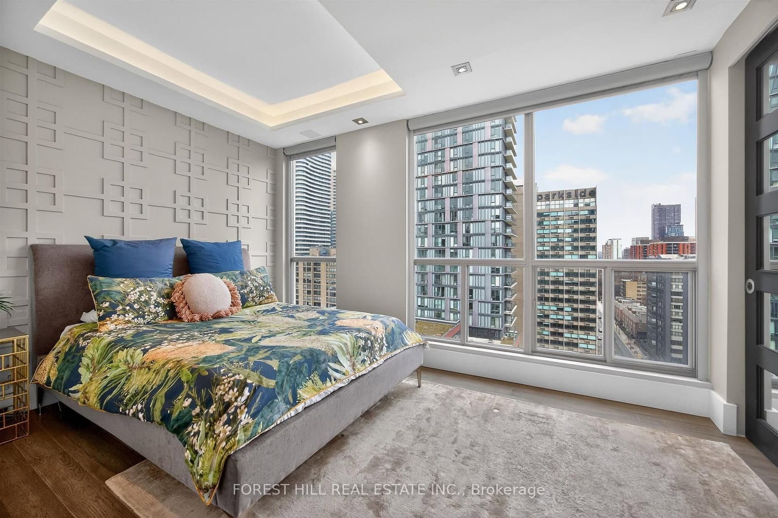 298 Jarvis Street, Unit PH 3 thumbnail 23