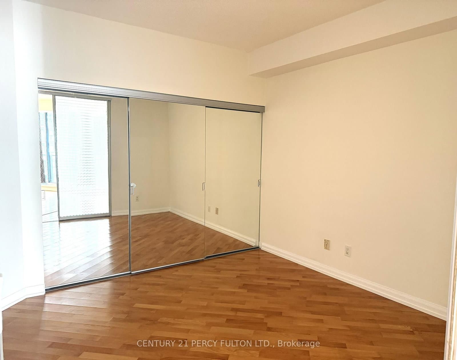 111 Elizabeth Street, Unit 1501 thumbnail 14