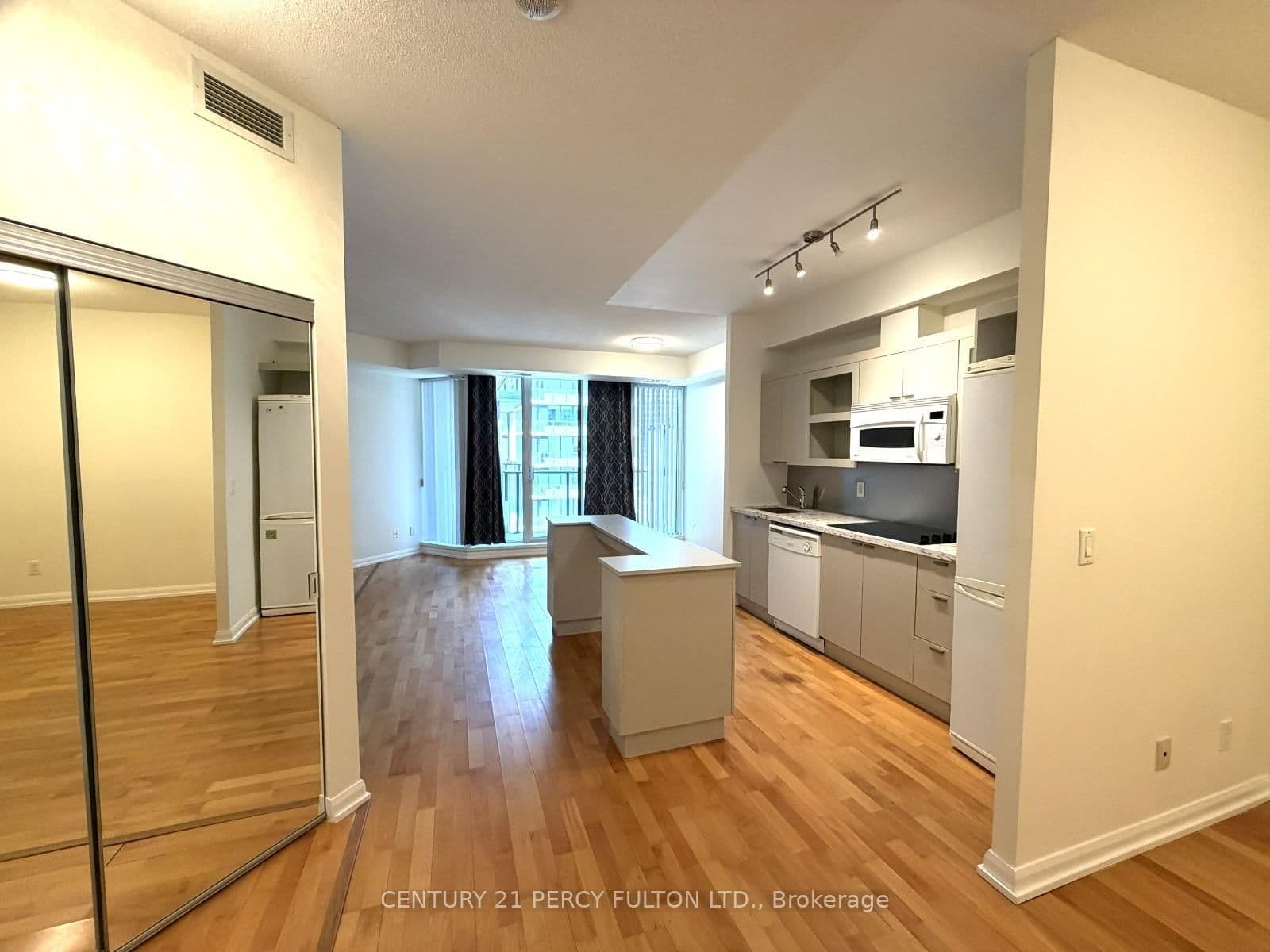 111 Elizabeth Street, Unit 1501 thumbnail 7