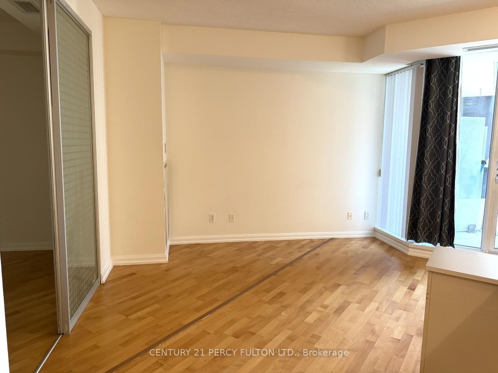 111 Elizabeth Street, Unit 1501 thumbnail 9