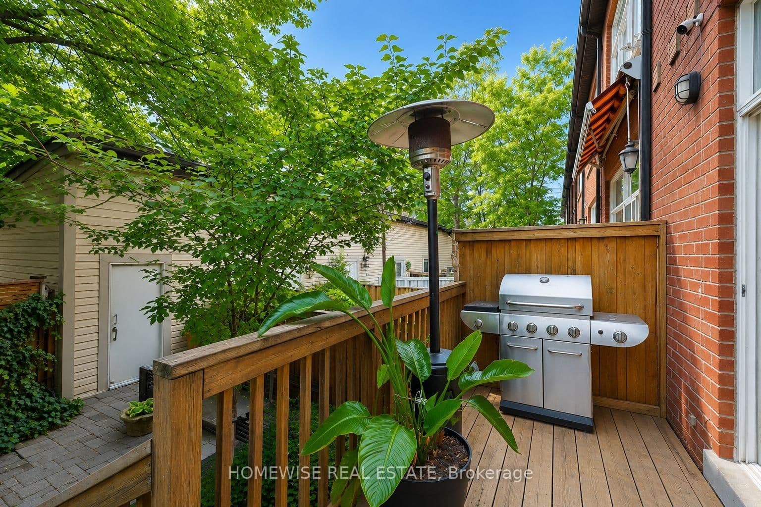 476 E King Street E thumbnail 10
