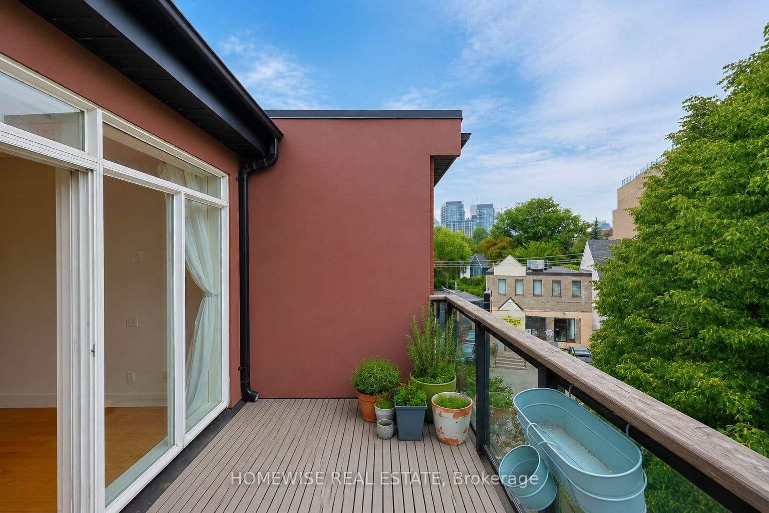 476 E King Street E thumbnail 20
