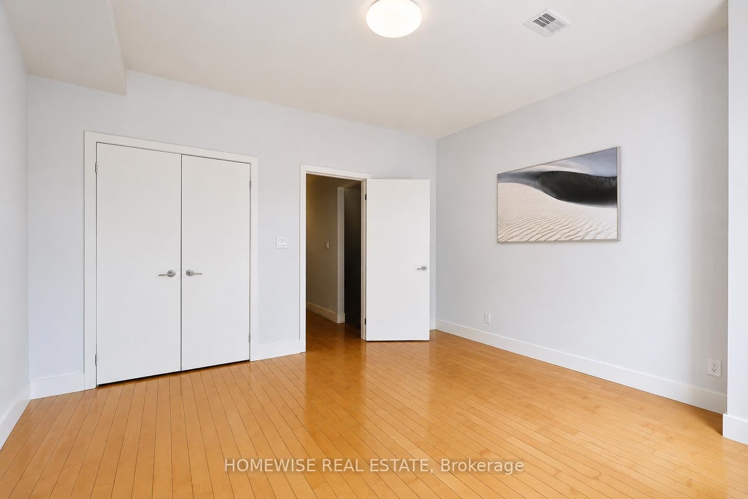 476 E King Street E thumbnail 28
