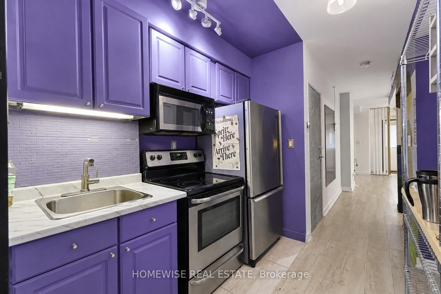 476 E King Street E thumbnail 34