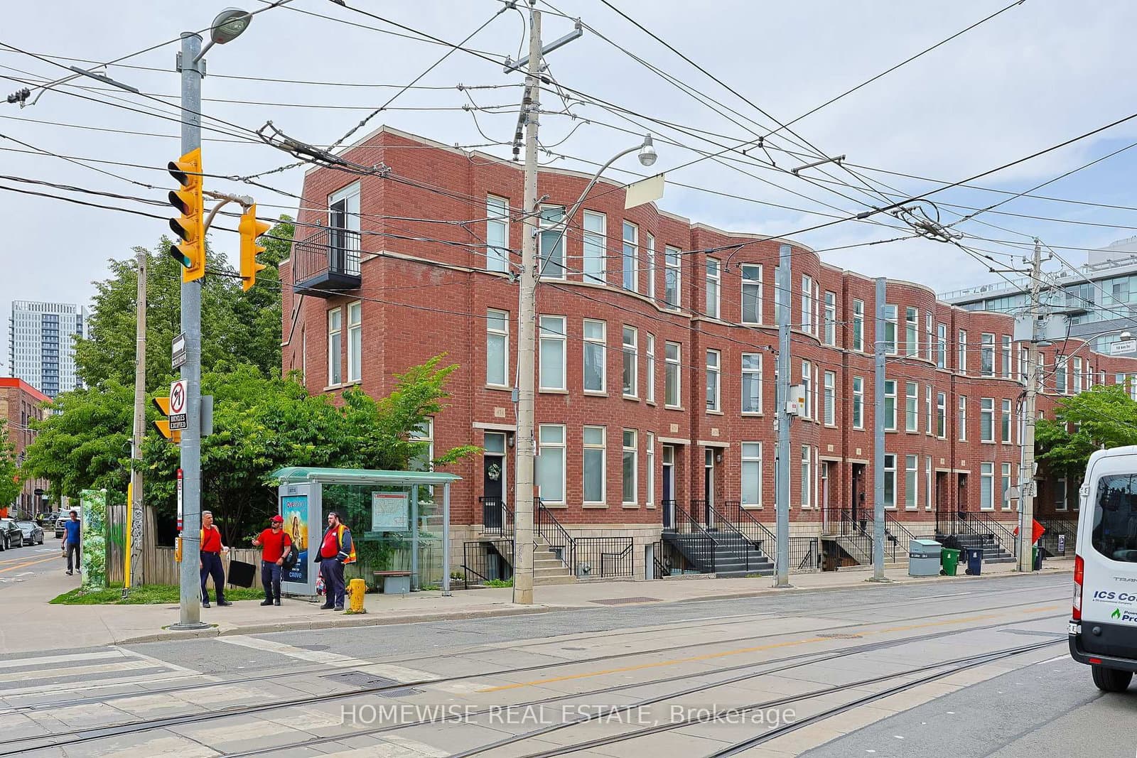476 E King Street E thumbnail 38