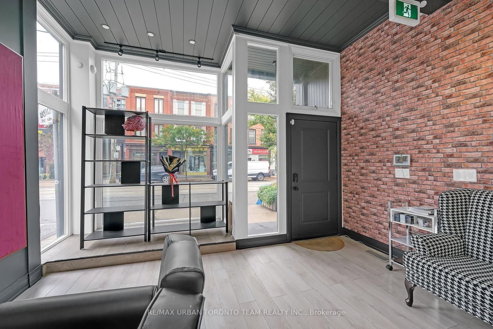 398 King Street E thumbnail 4