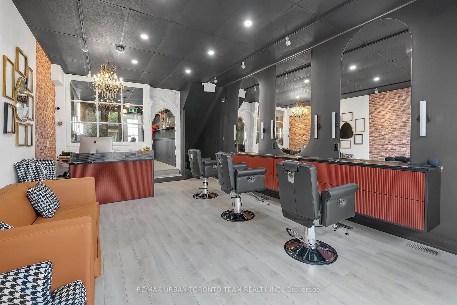 398 King Street E thumbnail 5