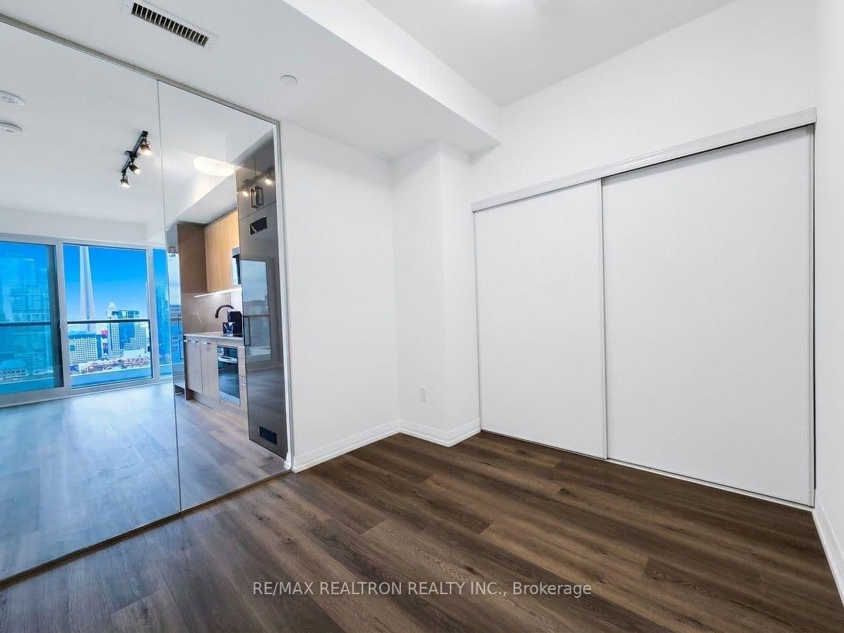 280 Dundas Street W, Unit 2509 thumbnail 13