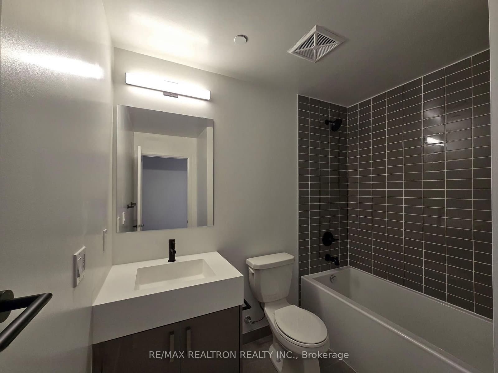 280 Dundas Street W, Unit 2509 thumbnail 19