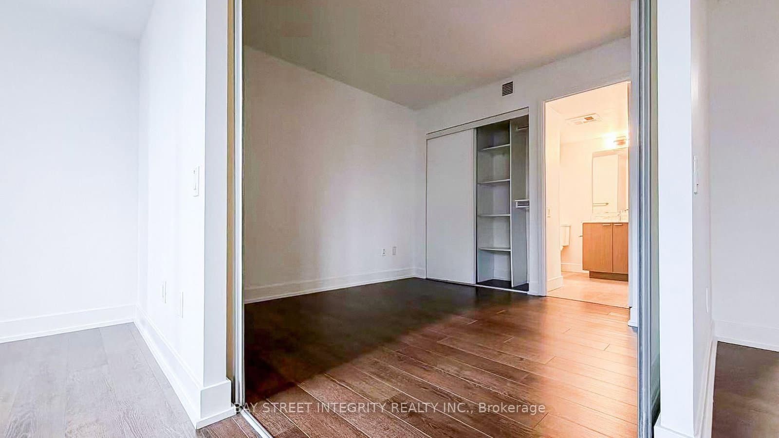 23 Sheppard Avenue E, Unit 402 thumbnail 11