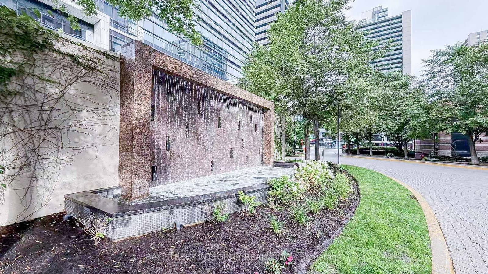 23 Sheppard Avenue E, Unit 402 thumbnail 16