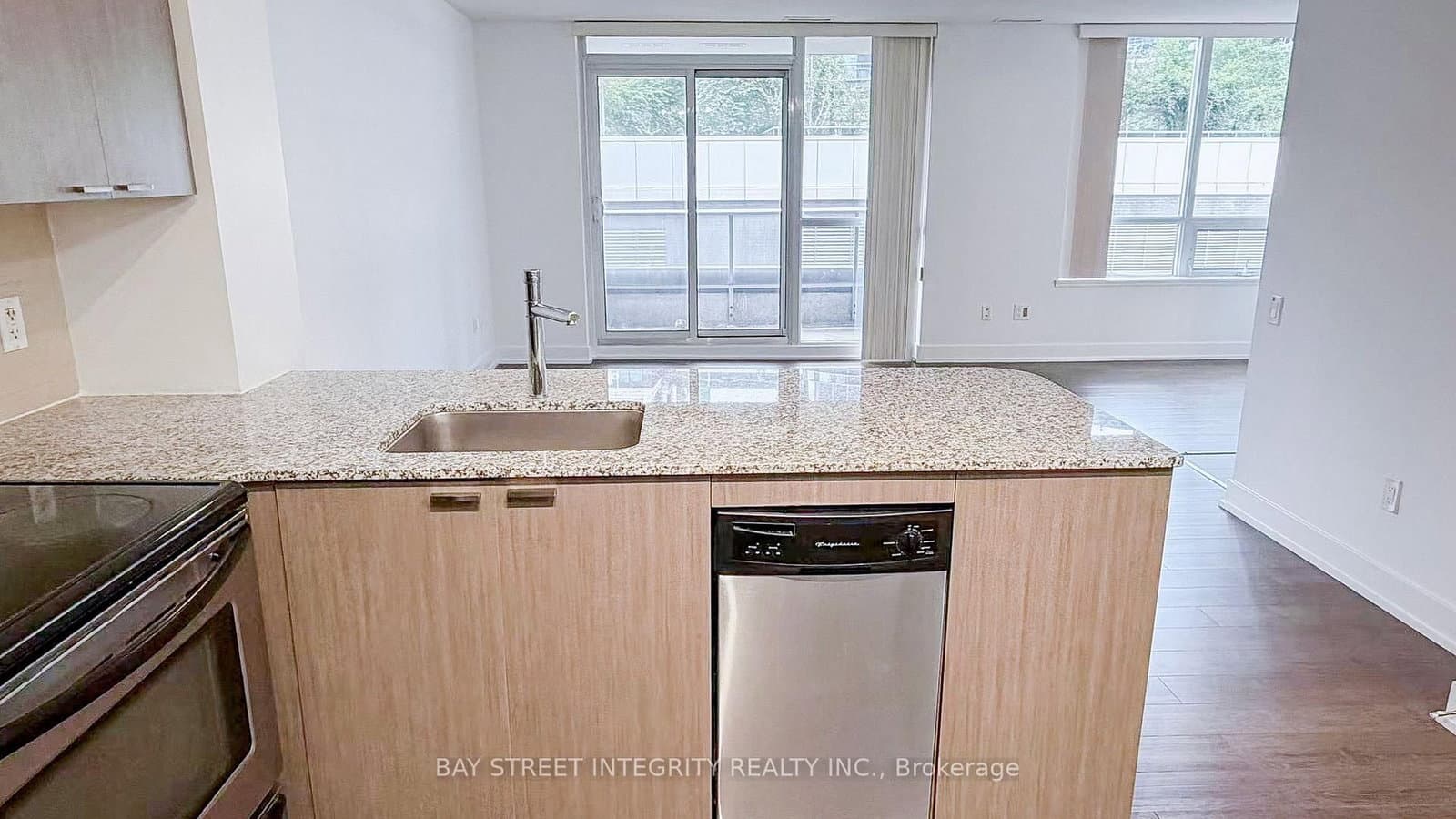 23 Sheppard Avenue E, Unit 402 thumbnail 5