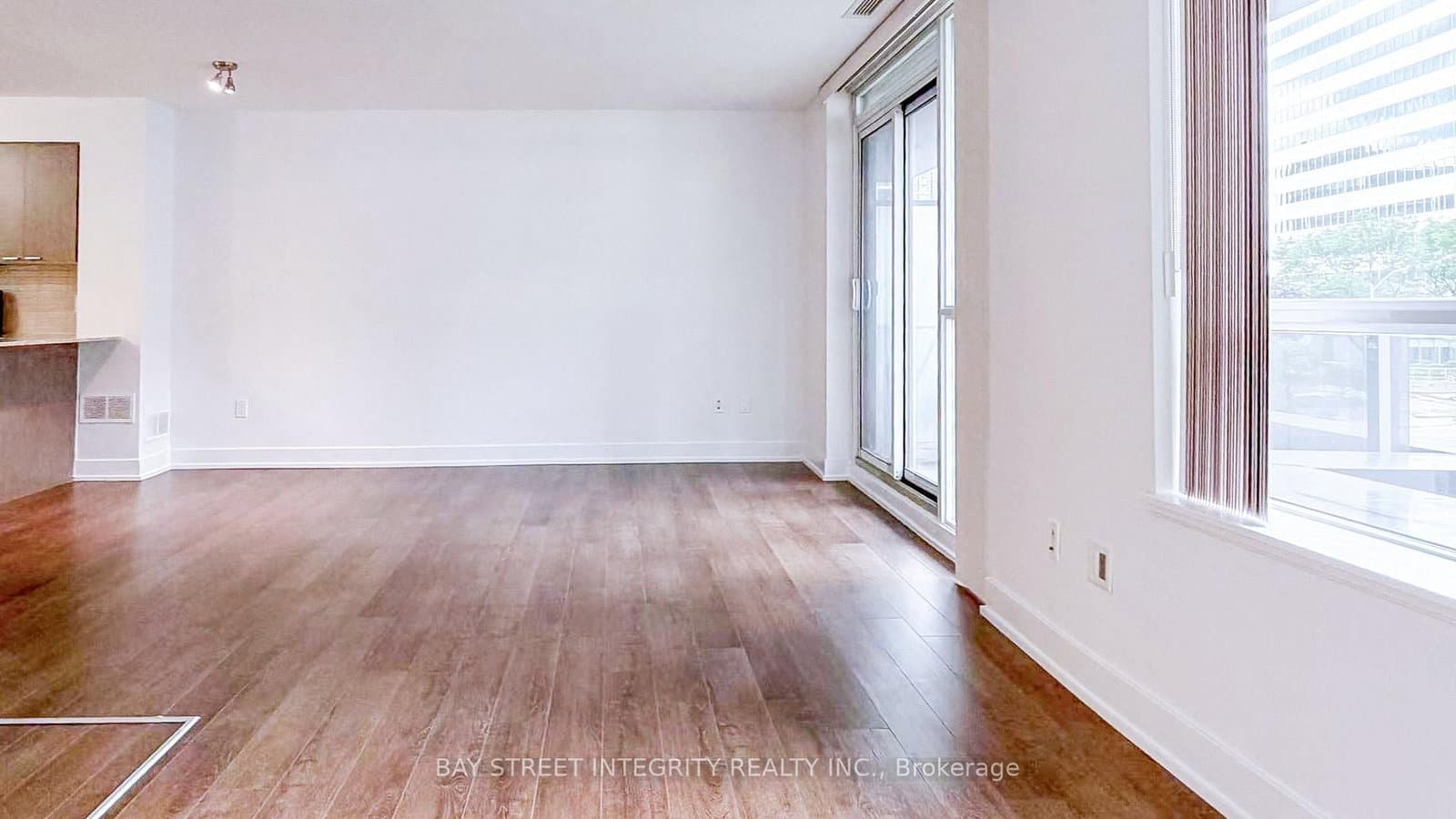 23 Sheppard Avenue E, Unit 402 thumbnail 7