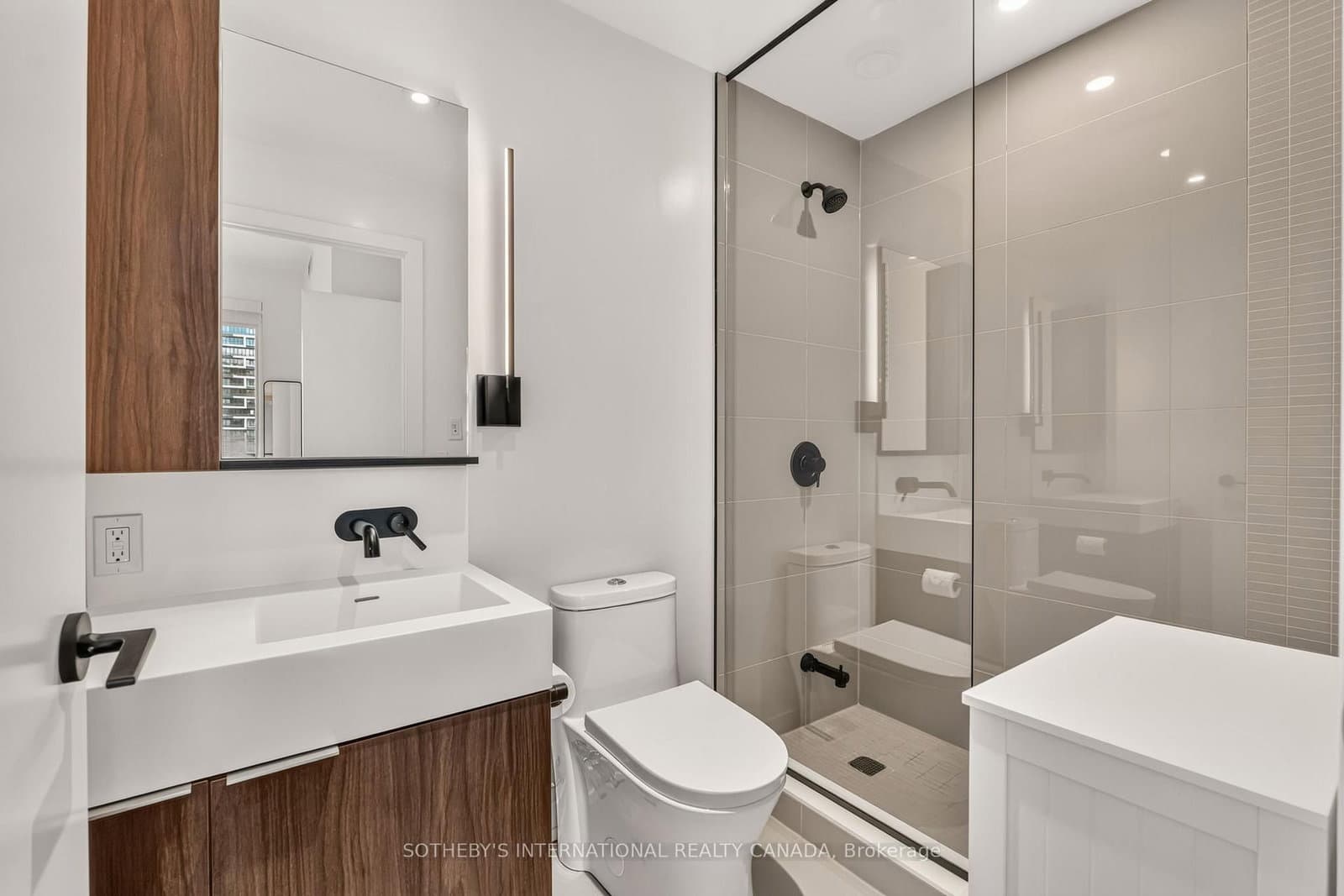 127 W BROADWAY Avenue, Unit 2302 thumbnail 13