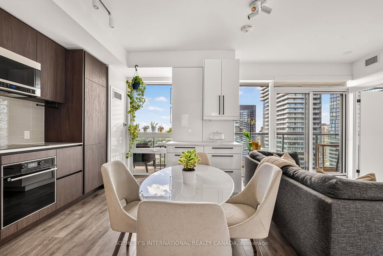 127 W BROADWAY Avenue, Unit 2302 thumbnail 6