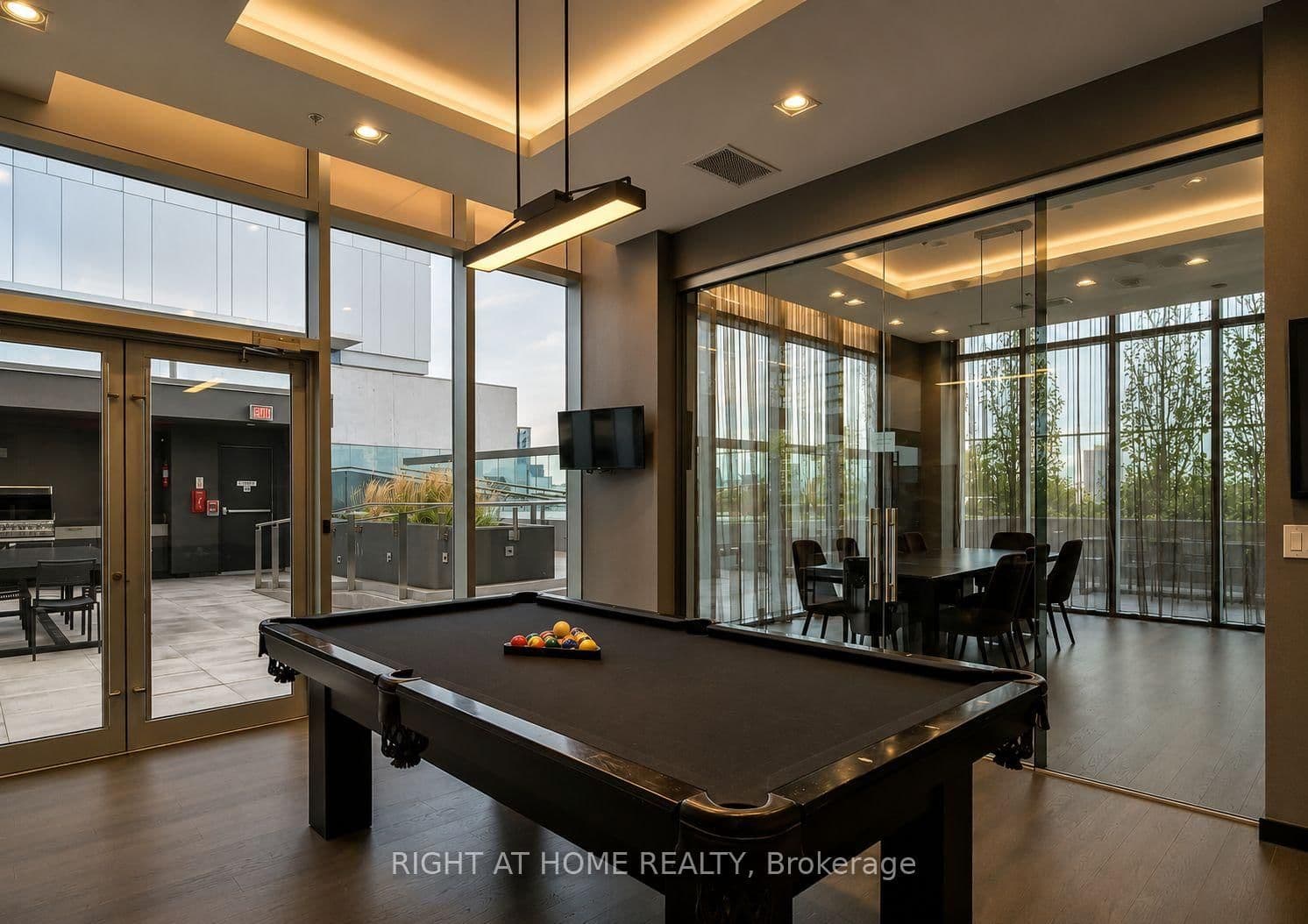 318 Richmond Street W, Unit 1408 thumbnail 24