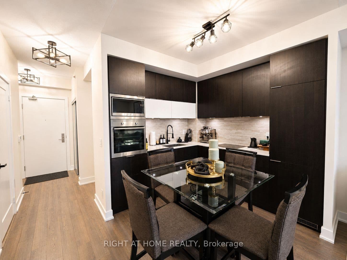 318 Richmond Street W, Unit 1408 thumbnail 9