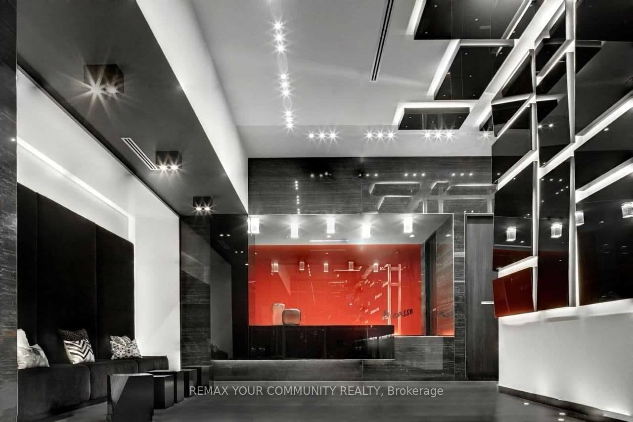 318 Richmond Street W, Unit 913 thumbnail 11