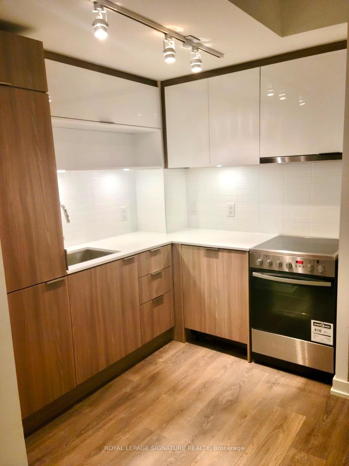 159 Wellesley Street E, Unit 1202 thumbnail 3