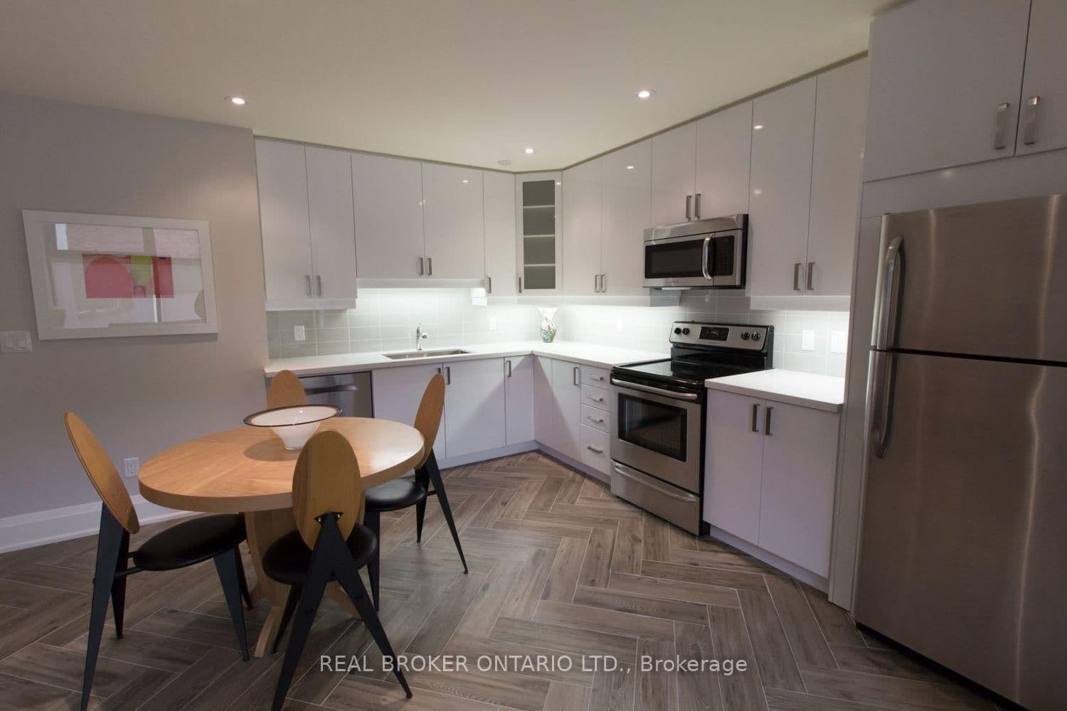 692 Mount Pleasant Road, Unit 2A thumbnail 3