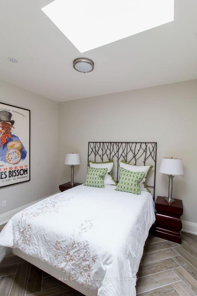 692 Mount Pleasant Road, Unit 2A thumbnail 8