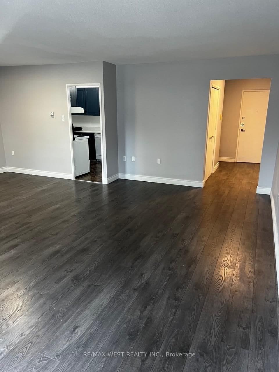 130 Neptune Drive, Unit 202 thumbnail 16