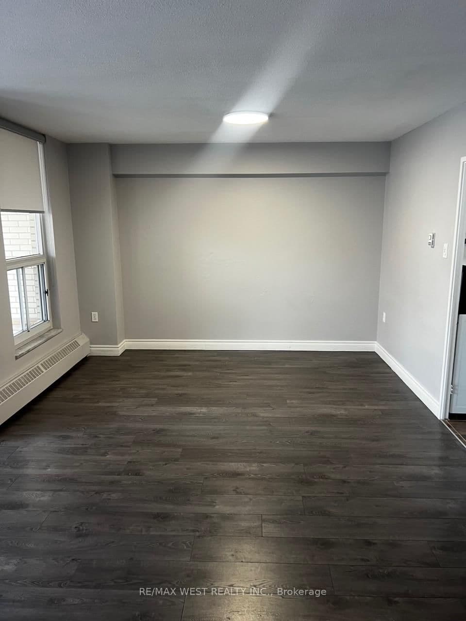 130 Neptune Drive, Unit 202 thumbnail 17