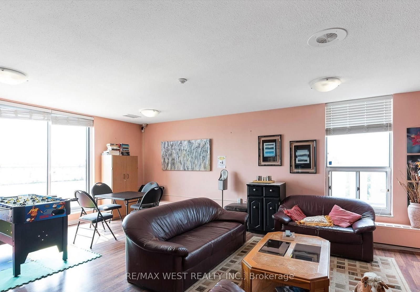 130 Neptune Drive, Unit 202 thumbnail 29
