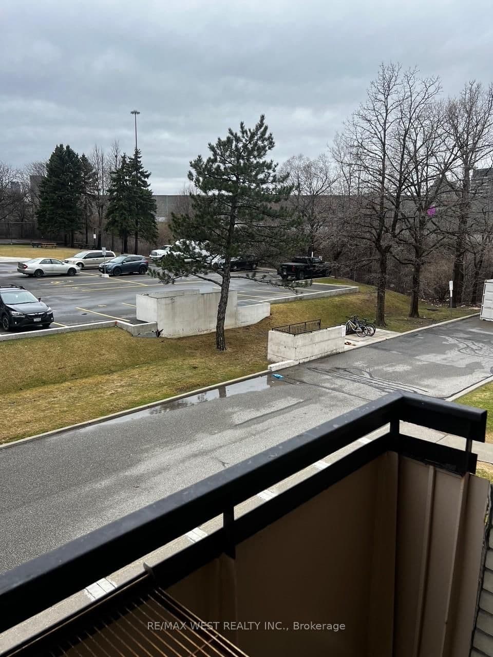 130 Neptune Drive, Unit 202 thumbnail 5