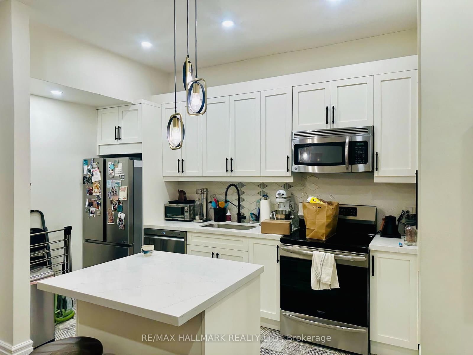 7 Bernard Avenue, Unit 2 thumbnail 3