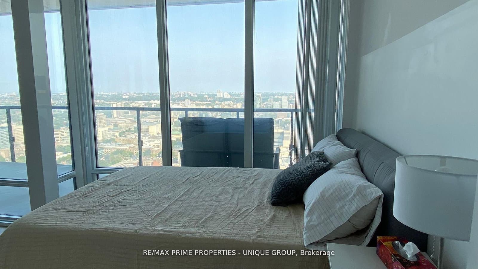 488 University Avenue, Unit 3716 thumbnail 10