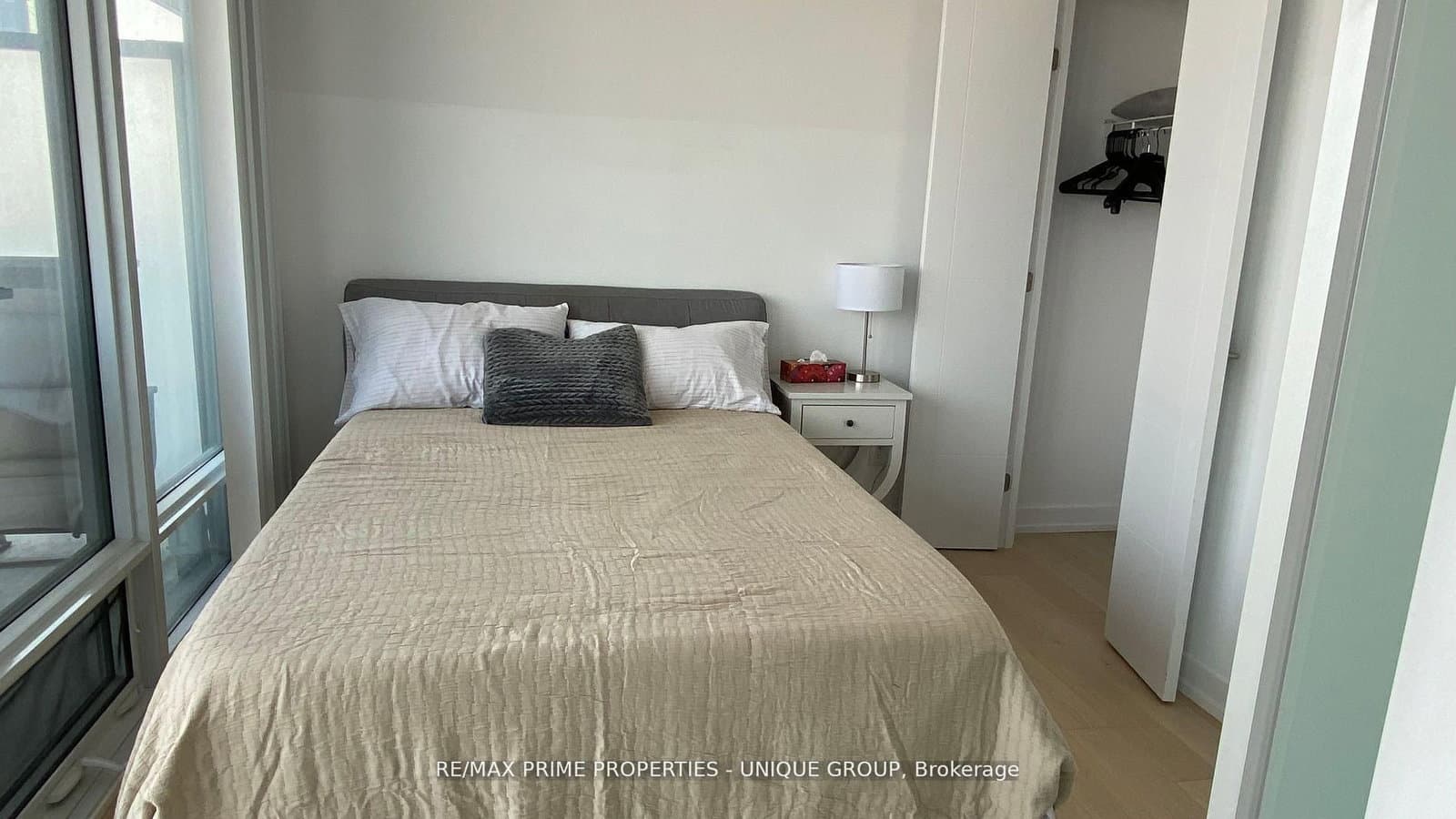 488 University Avenue, Unit 3716 thumbnail 11