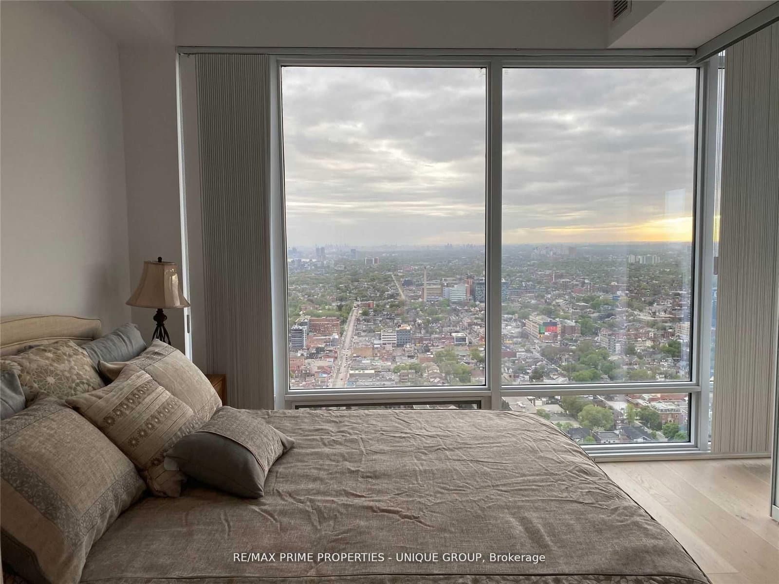 488 University Avenue, Unit 3716 thumbnail 12