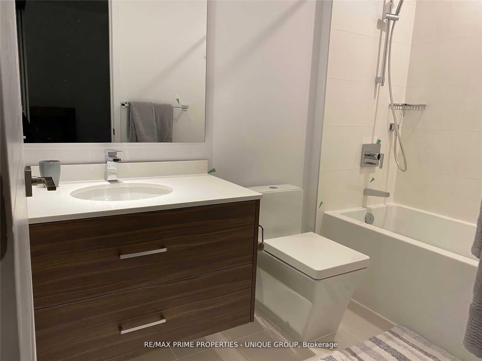 488 University Avenue, Unit 3716 thumbnail 19