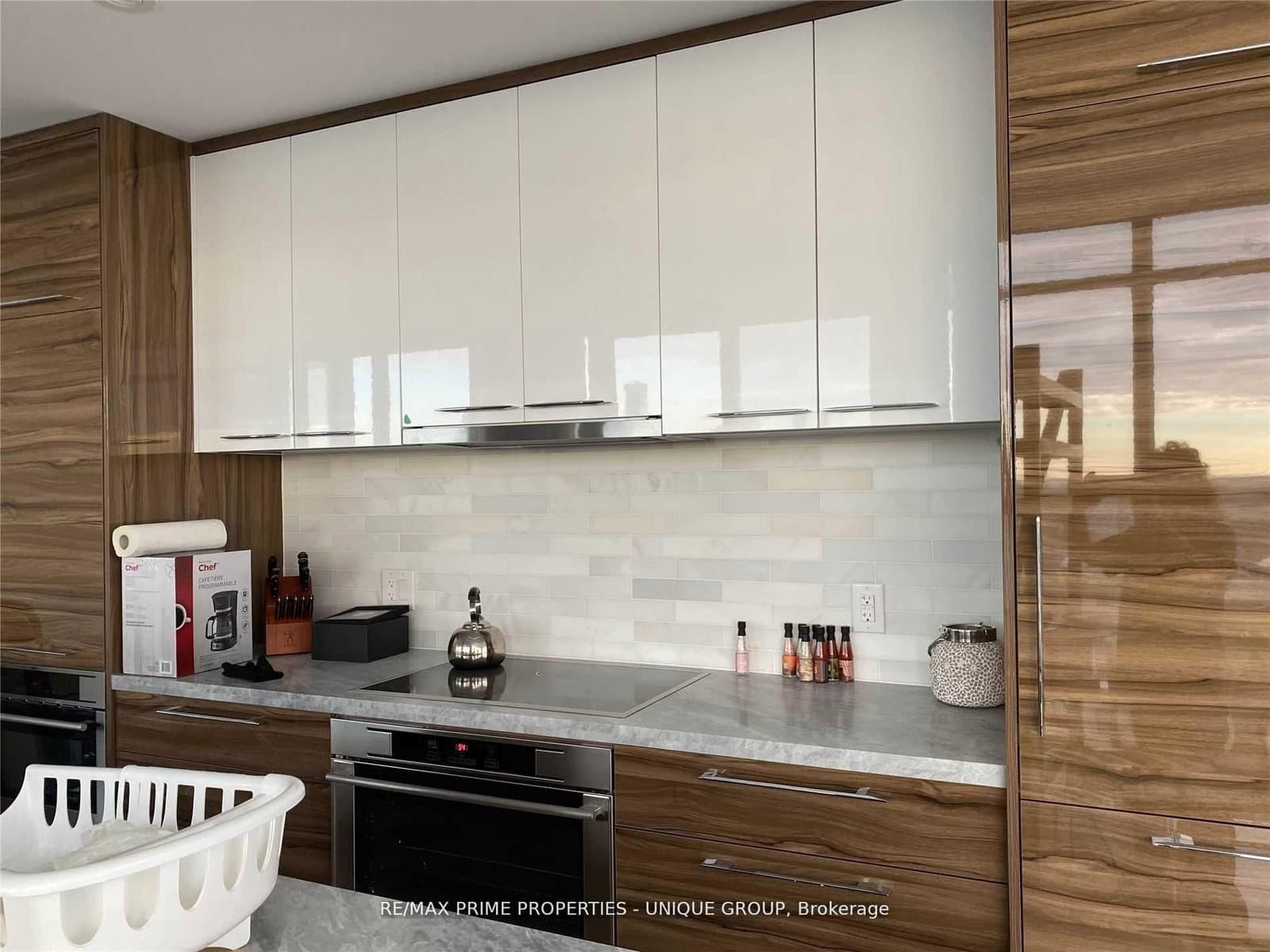 488 University Avenue, Unit 3716 thumbnail 5