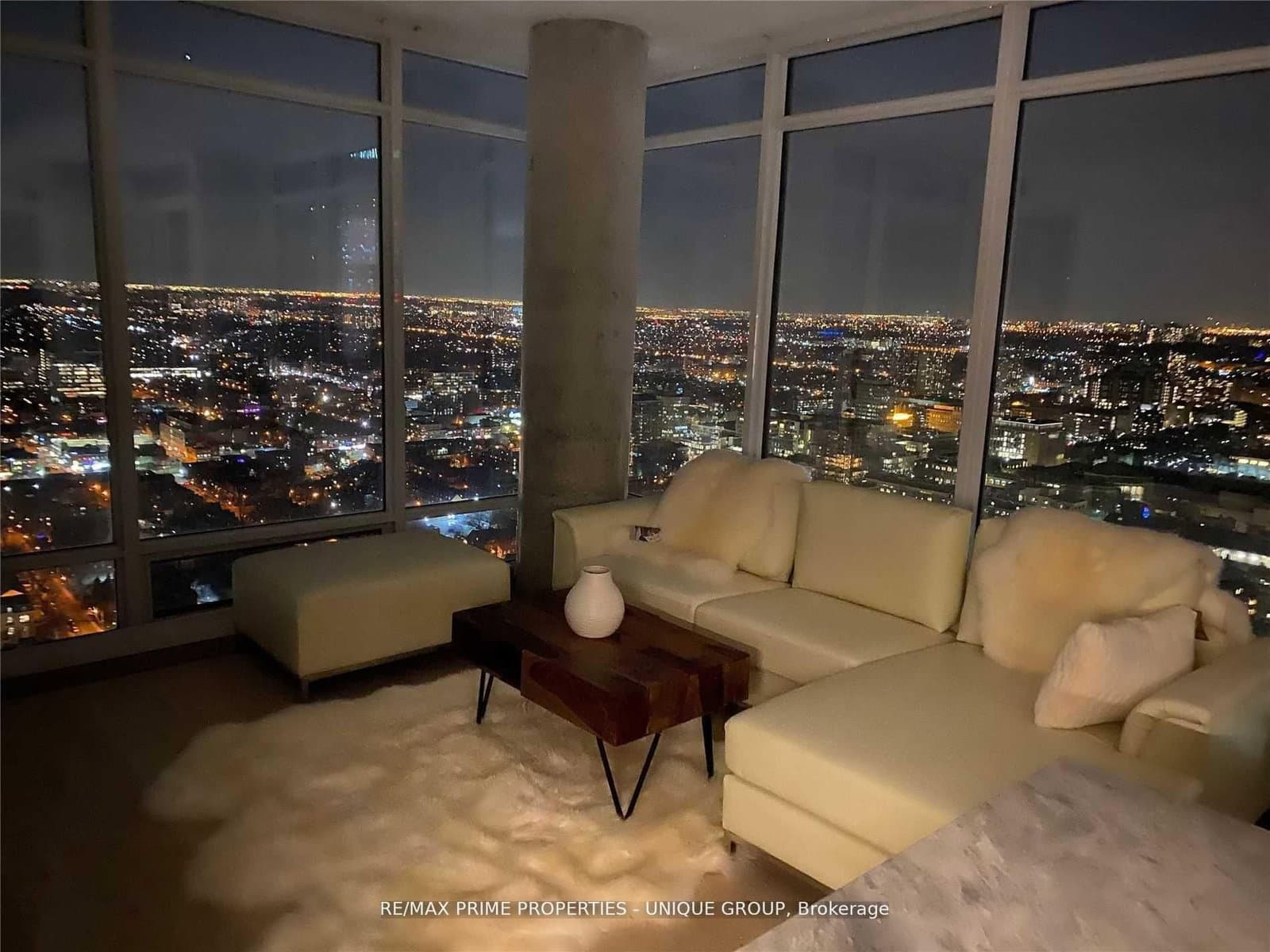 488 University Avenue, Unit 3716 thumbnail 7