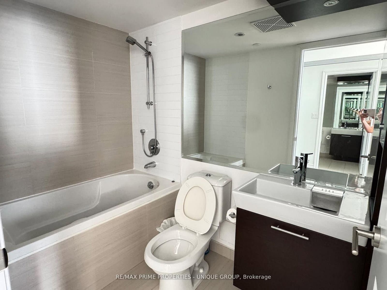 386 Yonge Street, Unit 5316 thumbnail 15