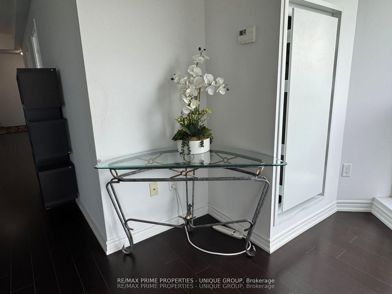 386 Yonge Street, Unit 5316 thumbnail 8